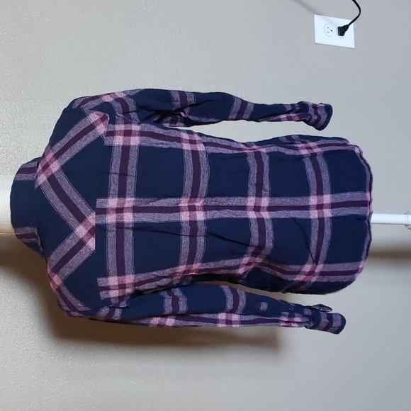 Woolrich plaid Fannel button down shirt - Picture 3 of 4